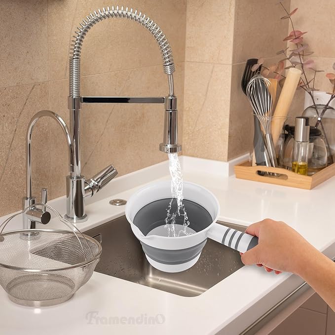 2 Pack Folding Water Ladles Collapsible Scoop Cup Kitchen Ladle for Bathroom (Black & Pink)